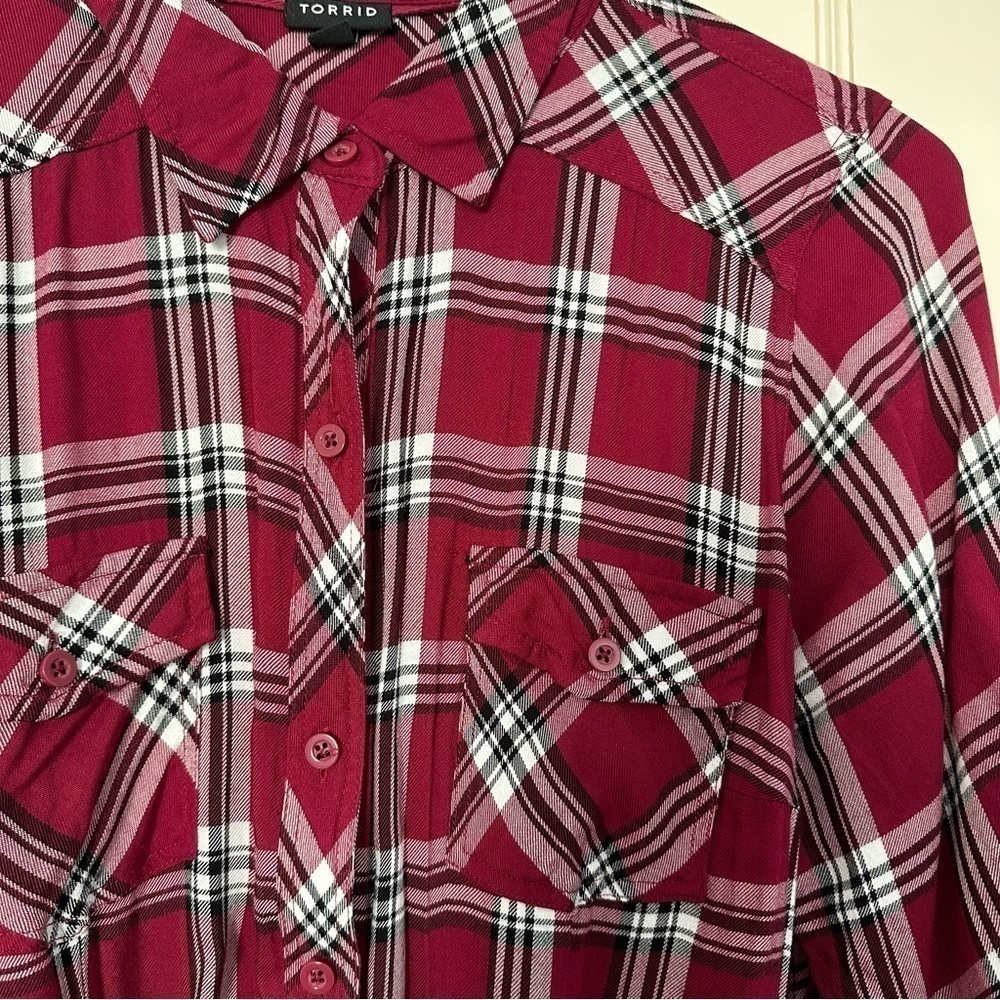 Torrid Plaid Taylor Red & White Top 1X - Picture 7 of 11